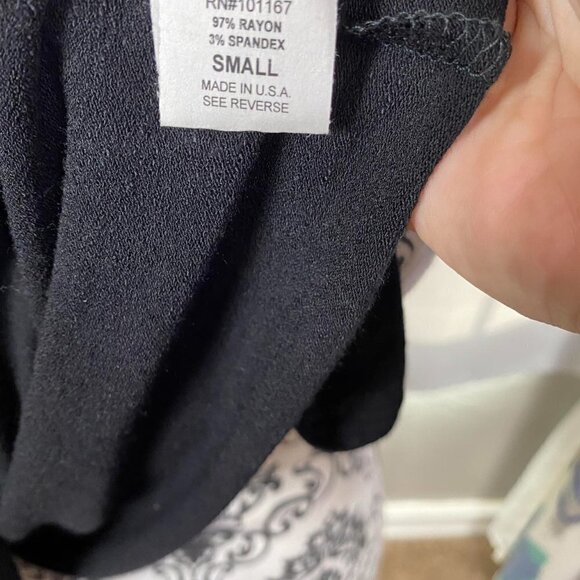 Kim & Cami black off the shoulder flowy boho summer top.  Short sleeve - Picture 7 of 7